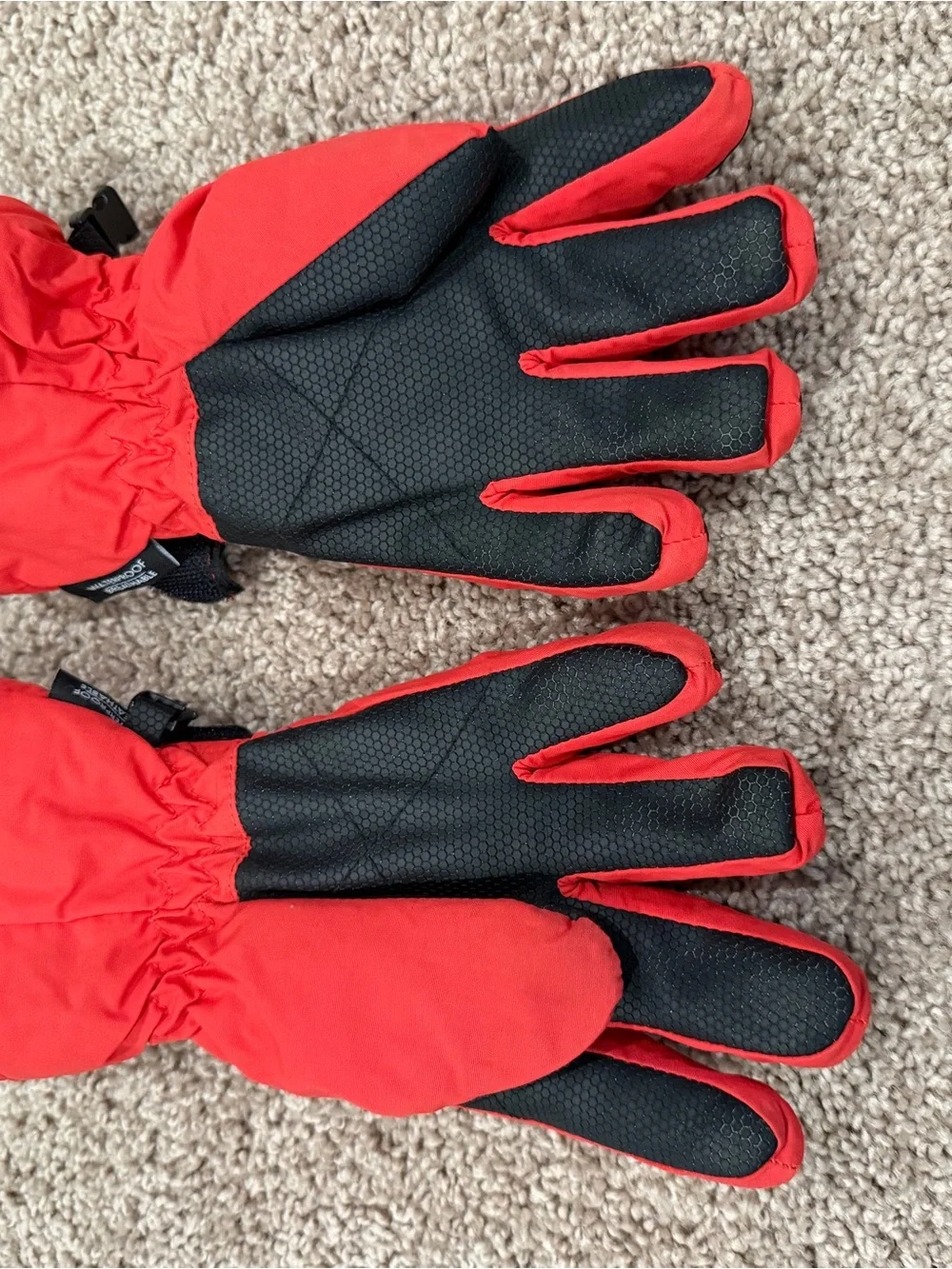 Seirus Innovatio Red and Black Kids Mittens with Grip